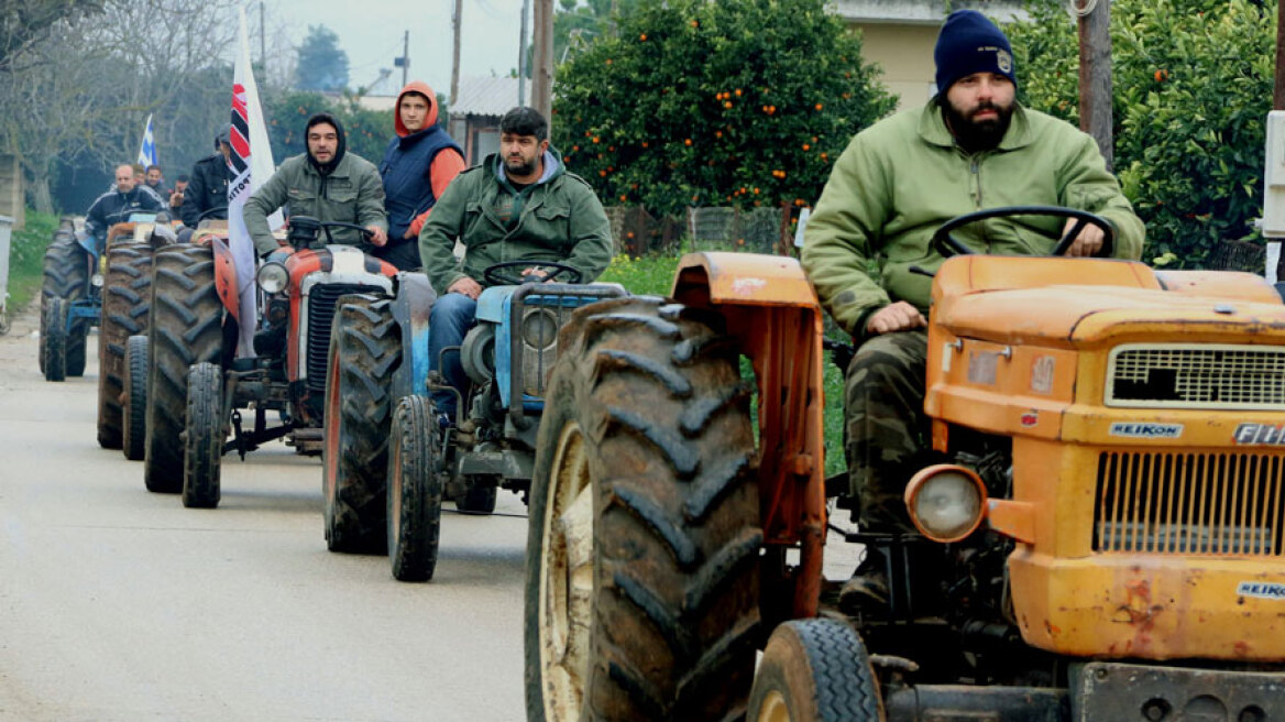 Οι αγρότες κατεβάζουν τα τρακτέρ στην «καρδιά» της Αθήνας